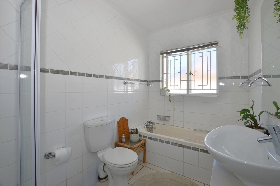 5 Bedroom Property for Sale in Welgelegen 2 Western Cape